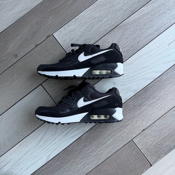 Nike Air Max 90 Women's Shoes - Picture 4 of 8